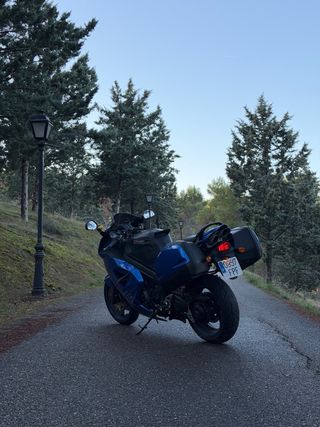 Triumph Sprint 1050 ST Azul