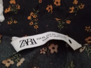 Vestido floral negro y amarillo