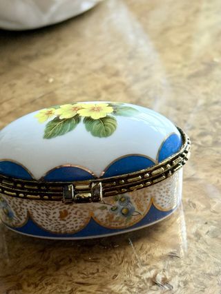 Caja joyero porcelana flores y oro