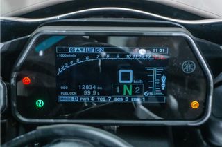 YAMAHA R1 AKRAPOVIC DE COMPETICION * PORTA CORTO * IMPECABLE *