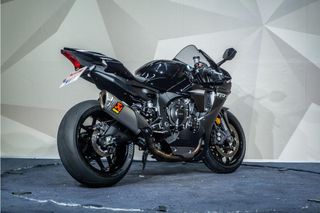 YAMAHA R1 AKRAPOVIC DE COMPETICION * PORTA CORTO * IMPECABLE *