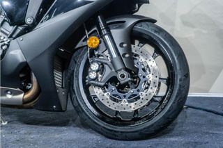 YAMAHA R1 AKRAPOVIC DE COMPETICION * PORTA CORTO * IMPECABLE *