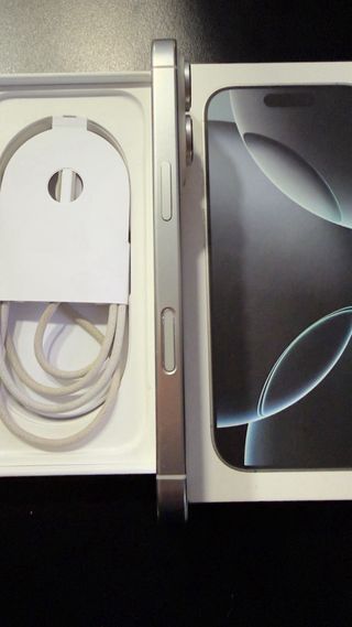 iPhone 16 Pro 128gb Libre como nuevo con factura