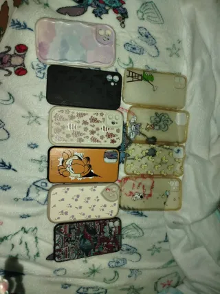 Fundas iPhone 11 Varias