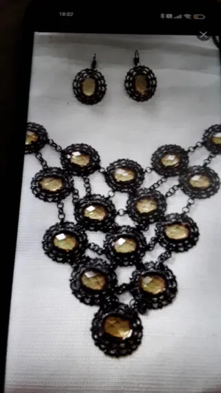 Conjunto collar, pulsera y pendientes