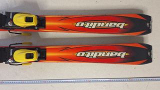 2 Pares de Esquís Atomic y Rossignol 170cm