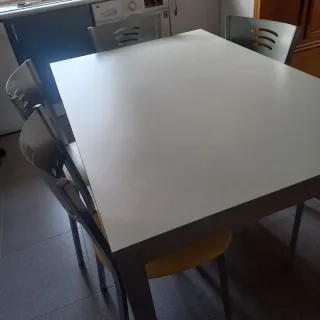 Mesa de cocina madera blanca y gris