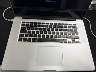 MacBook Pro 15” i7 16GB RAM 1TB SSD Batería Nueva