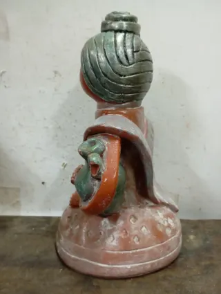 LIQUIDACIÓN 2026 Figura cerámica dama con cántaro