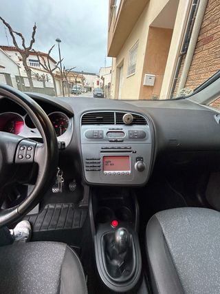 SEAT Toledo 1.6 gasolina 2005