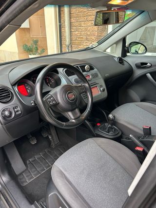 SEAT Toledo 1.6 gasolina 2005