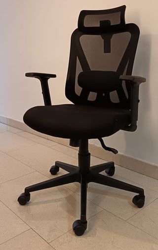 Silla de oficina ergonómica negra