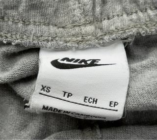 Pantalón jogger Nike gris