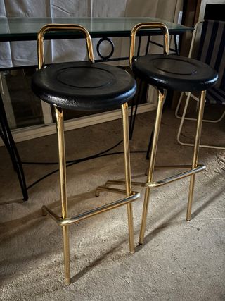 2 Taburetes Altos Negros y Dorados