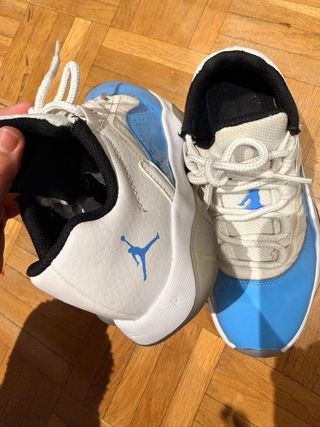Jordan Retro 11 Azul y Blanco