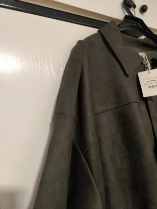 Chaqueta bomber efecto ante verde