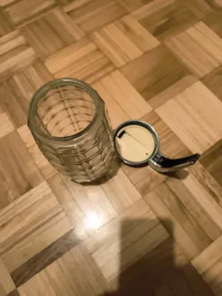 Jarra de cristal Valira con tapa metálica