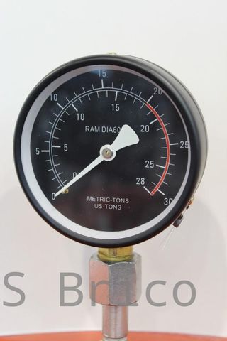 Prensa Hidráulica 20T con Manómetro - 42140 - Mader