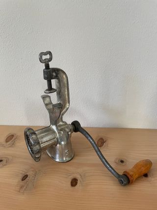 Tritacarne Vintage in metallo