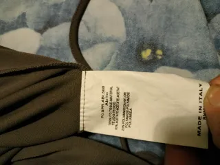 Abito lungo con scollo a V e laccetto