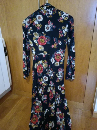 Vestido largo floral Zara
