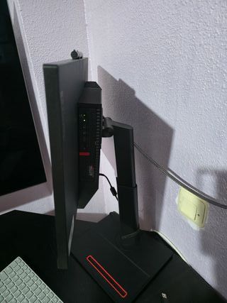 Ordenador de Mesa ThinkCentre Tiny in One 24 Gen 4