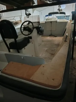 La Mar 640 con motor 300