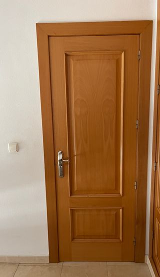 2 Puertas de madera interior