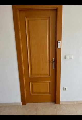 2 Puertas de madera interior