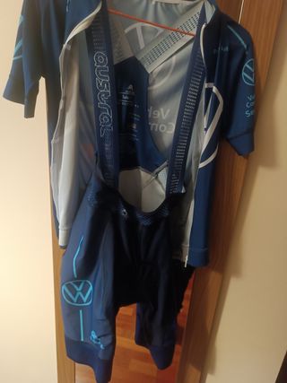 Maillot y culotte ciclismo Austral VW