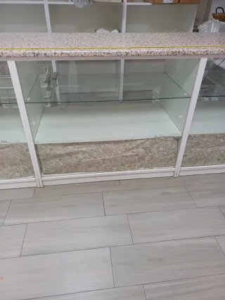 Mostrador expositor tienda