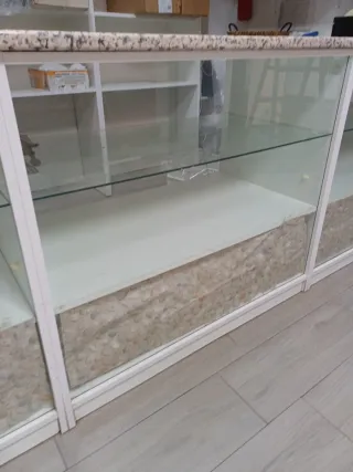 Mostrador expositor tienda