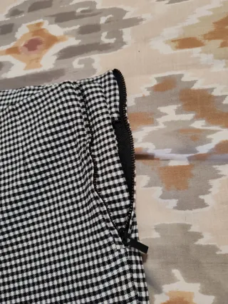 Pantalón skinny cuadros cremallera lateral zara