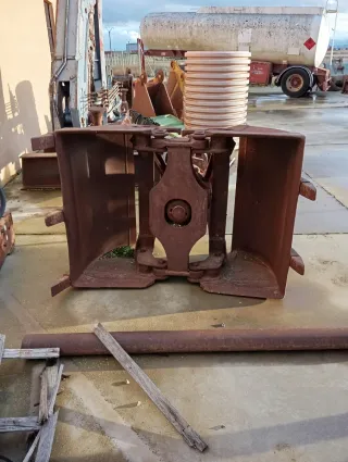 Bivalva para Retroexcavadora