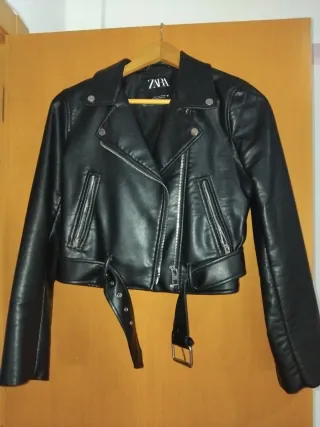 Chaqueta Zara Piel Negra