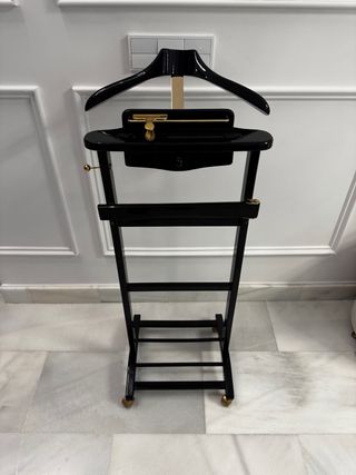 Galán de noche madera maciza negro y dorado