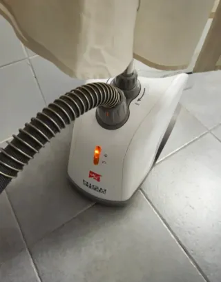 Centro de planchado vertical