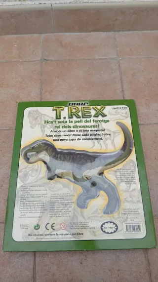 Libro-maqueta dinosaurio T-Rex