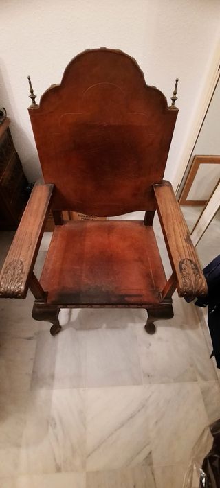 Mueble antiguo de madera