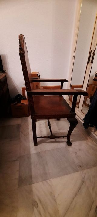 Mueble antiguo de madera