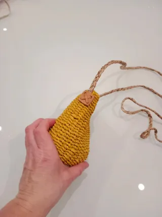 Bolso de paja amarillo para niña