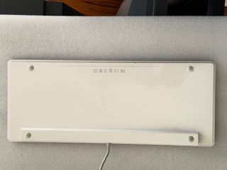 Teclado Apple USB com Dock Pendrive