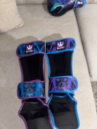 Guantes y espinilleras Kick Boxing Muay Thai
