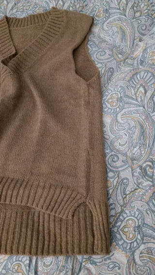 Chaleco de punto sin mangas Boutique local
