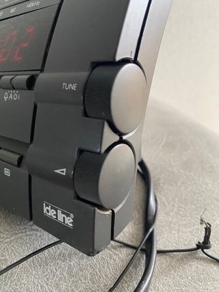 Radio despertador "Ide line" CR 908 AM/FM