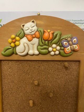 Bacheca Thun in sughero con decorazioni.20