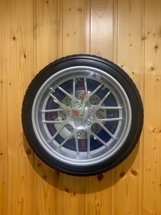 Reloj de pared llanta coche