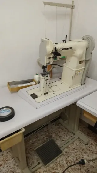 Máquina de coser para piel y calzado