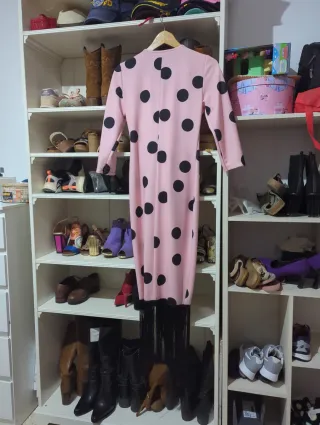 Vestido lunares flecos rosa y negro