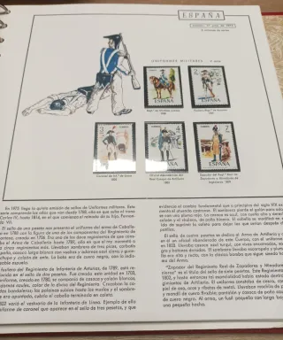 31 sellos 1975 en hojas y filoestuches originales.